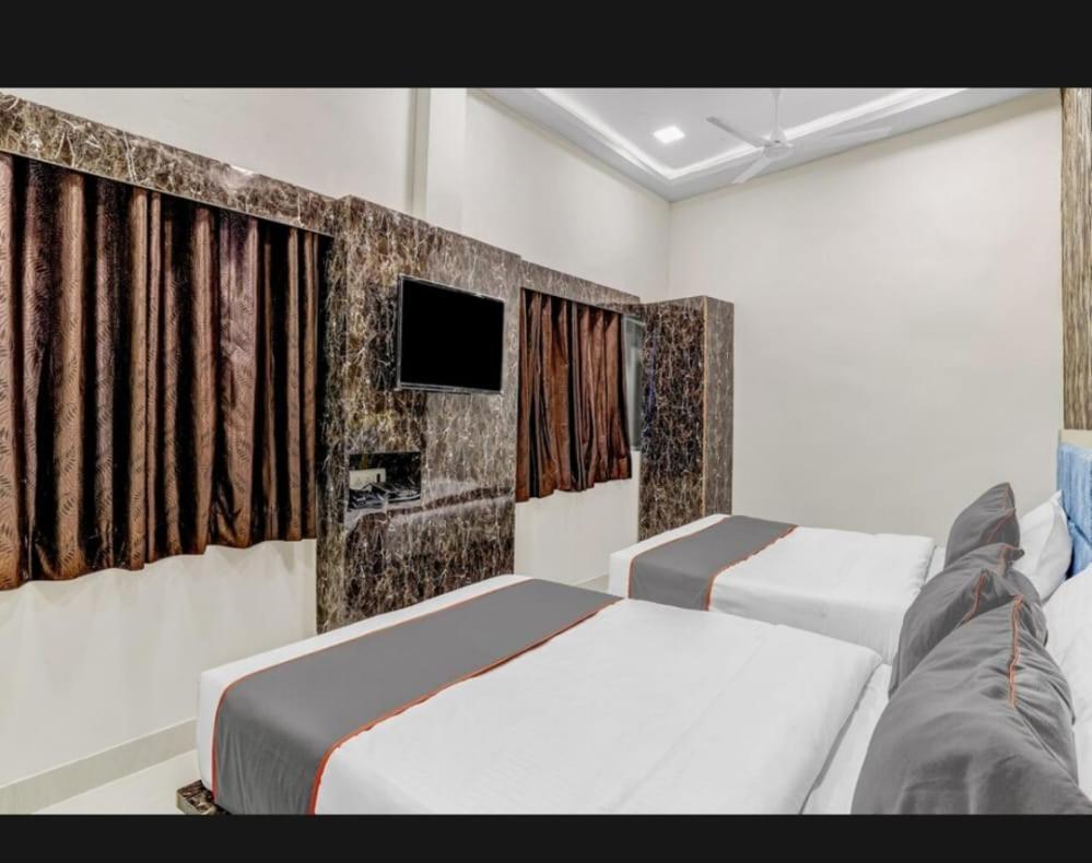 Hotel Bhavya Residency Ahmadábád Kültér fotó