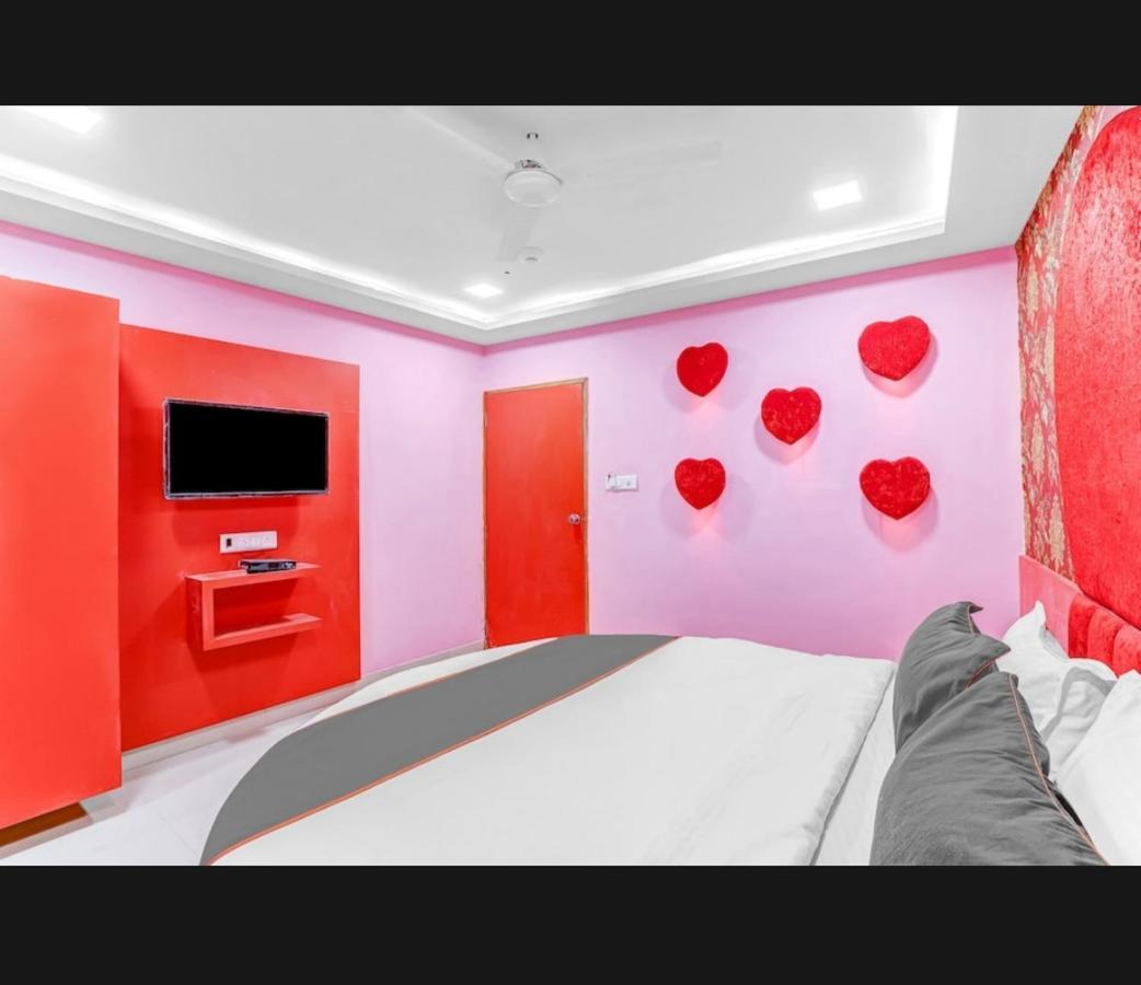 Hotel Bhavya Residency Ahmadábád Szoba fotó